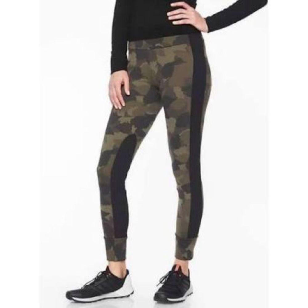 Athleta Essex Hybrid Camo Print Tights—Size Small